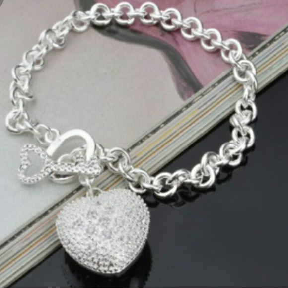 Jewelry - 💙Sterling silver Heart toggle Bracelet